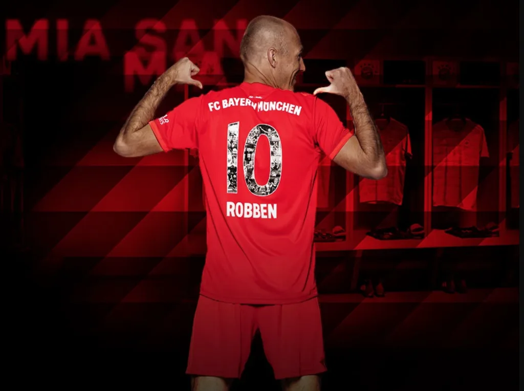 Joueur de dos montrant le nom et le numéro 10 floqués sur son maillot rouge